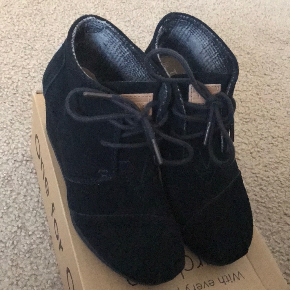 Toms wedges